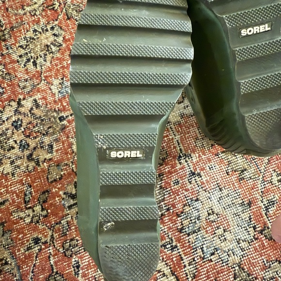 Sorel Green Waterproof Boots - Picture 5 of 8